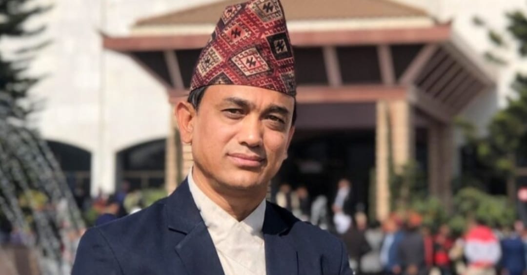 रास्वपाका पूर्वसांसद ढाकाकुमार श्रेष्ठ पक्राउ