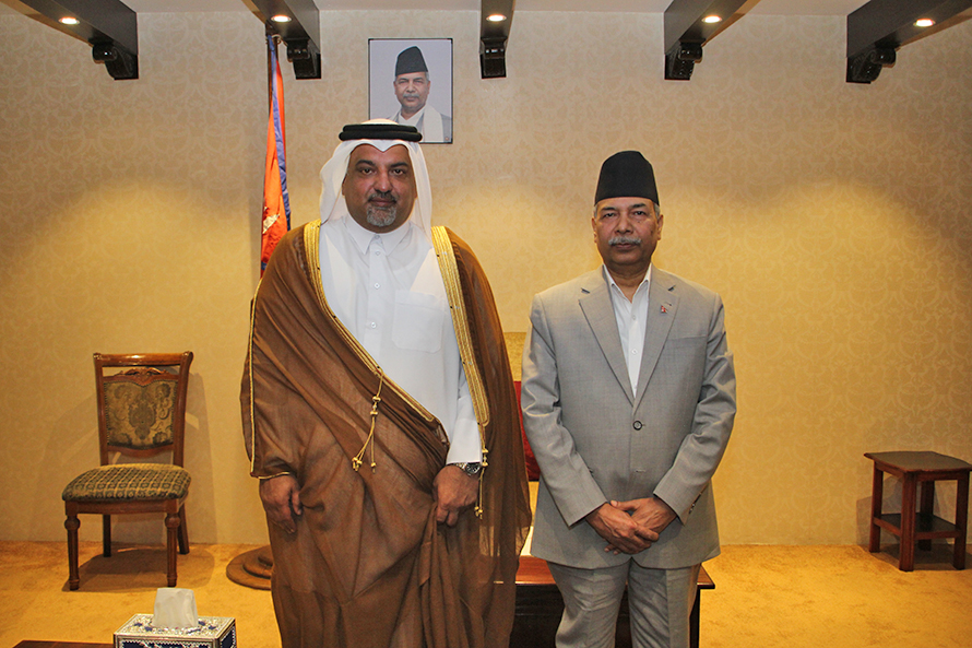 कतारका नेपाली श्रमिकलाई २४ घण्टे बीमाको व्यवस्था मिलाउन उपराष्ट्रपतिको आग्रह